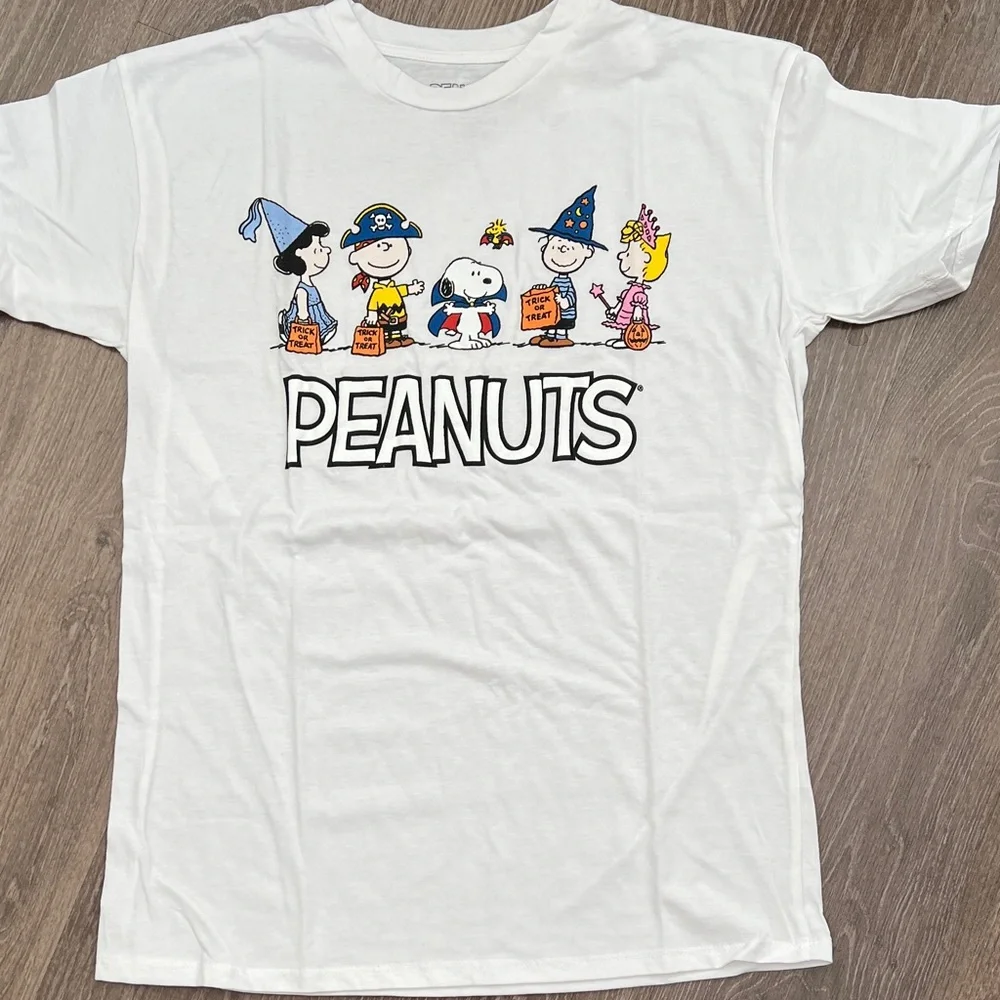 π 2/$30 π Peanuts White Short Sleeve Tee - Picture 1 of 1